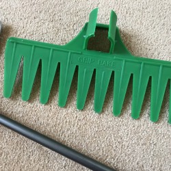 Golf Grip Rake Red for all golfers Golf Grip Rake Red for all golfers